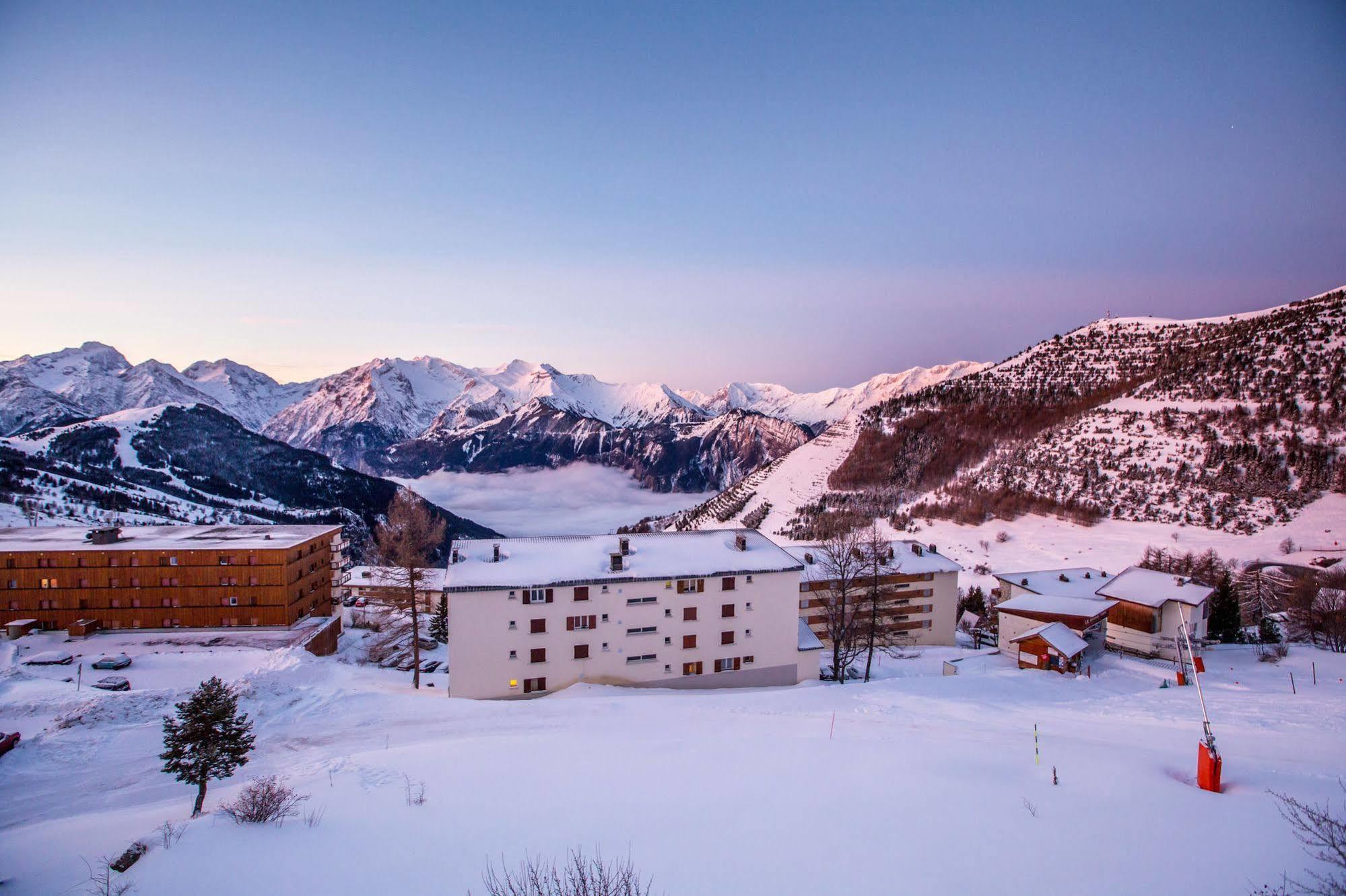 Langley Hôtel Le Petit Prince Alpe dʼHuez Extérieur photo