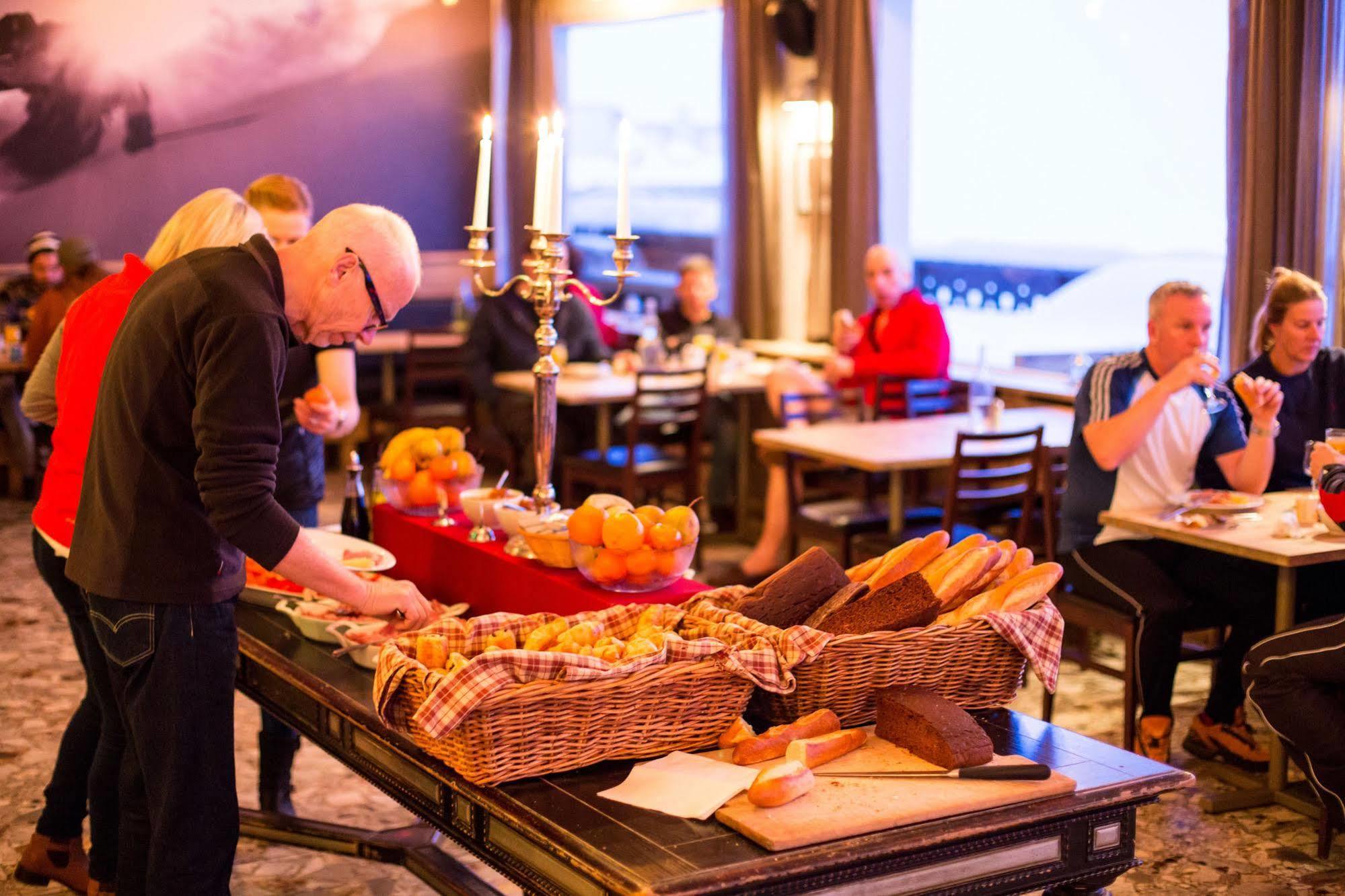 Langley Hôtel Le Petit Prince Alpe dʼHuez Extérieur photo