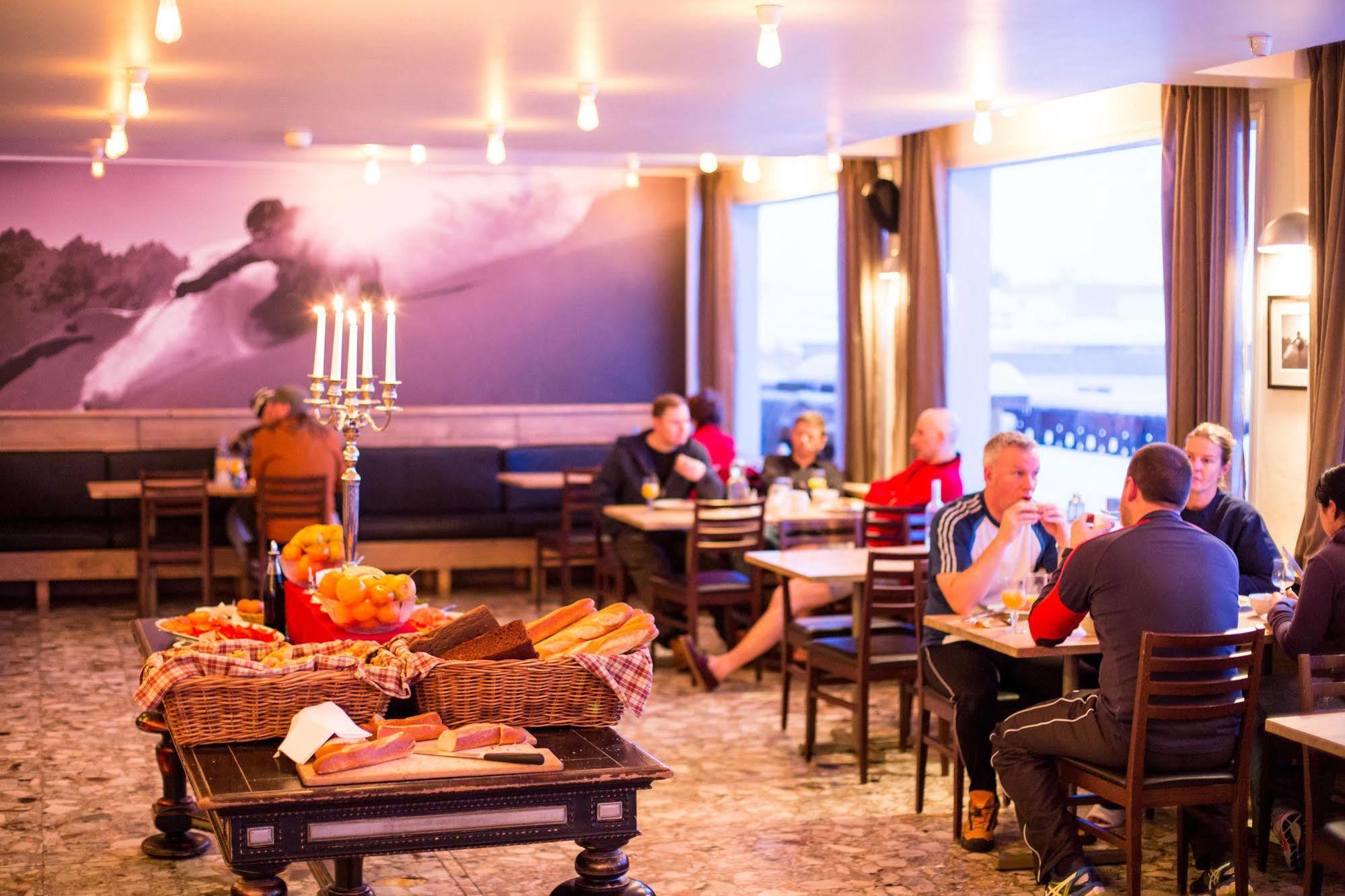 Langley Hôtel Le Petit Prince Alpe dʼHuez Extérieur photo